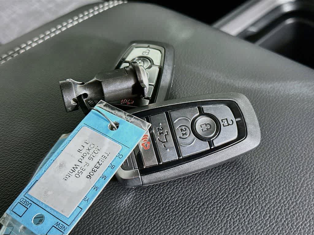 Ford Super Duty F-350 DRW Base 2026