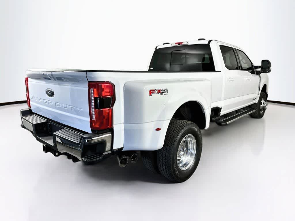 Ford Super Duty F-350 DRW Base 2026