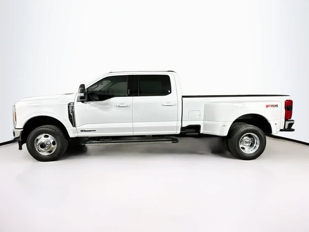 Ford Super Duty F-350 DRW Base 2026