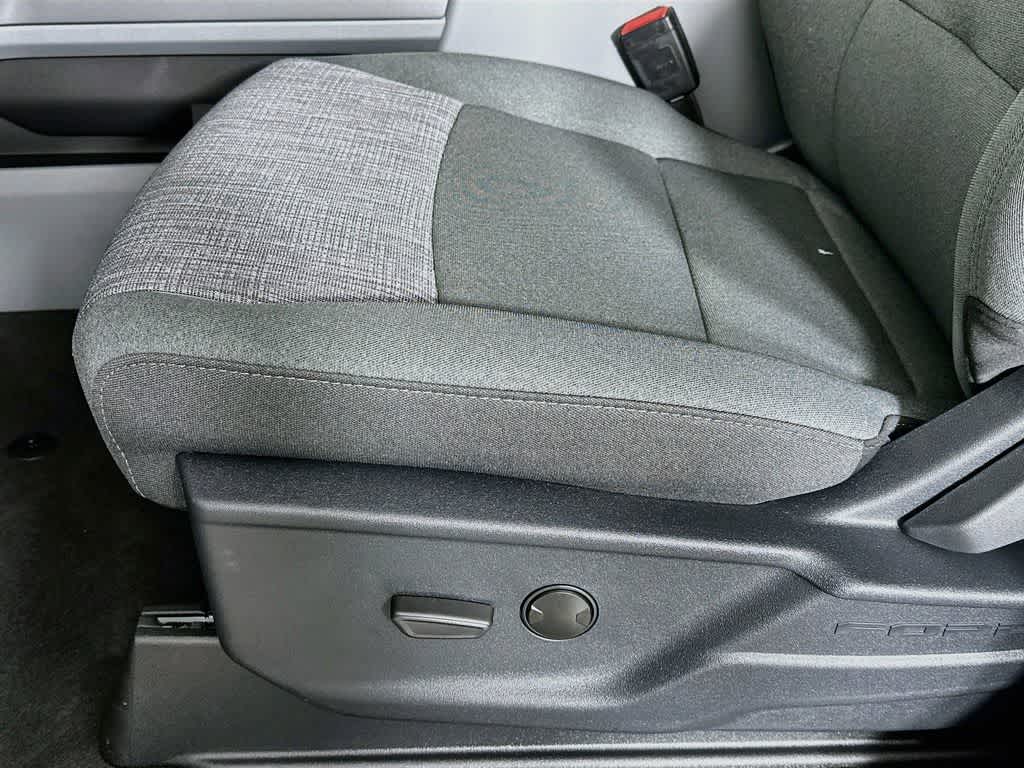 Ford Super Duty F-350 DRW Base 2026