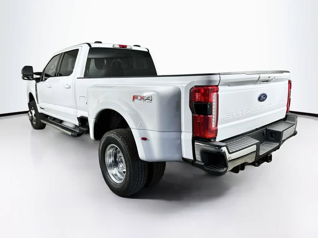 Ford Super Duty F-350 DRW Base 2026
