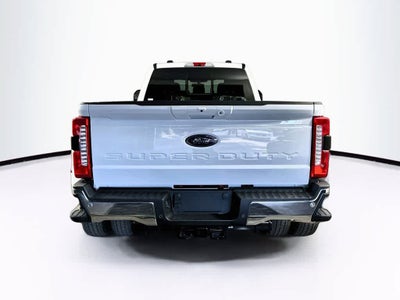 Ford Super Duty F-350 DRW Base 2026