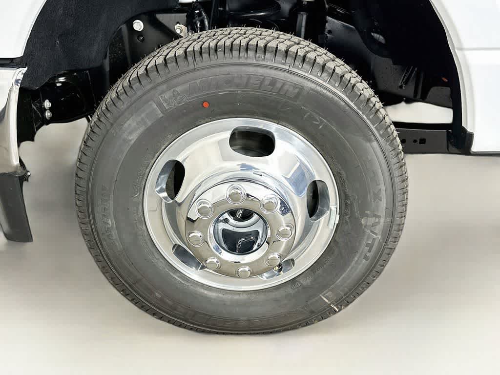 Ford Super Duty F-350 DRW Base 2026