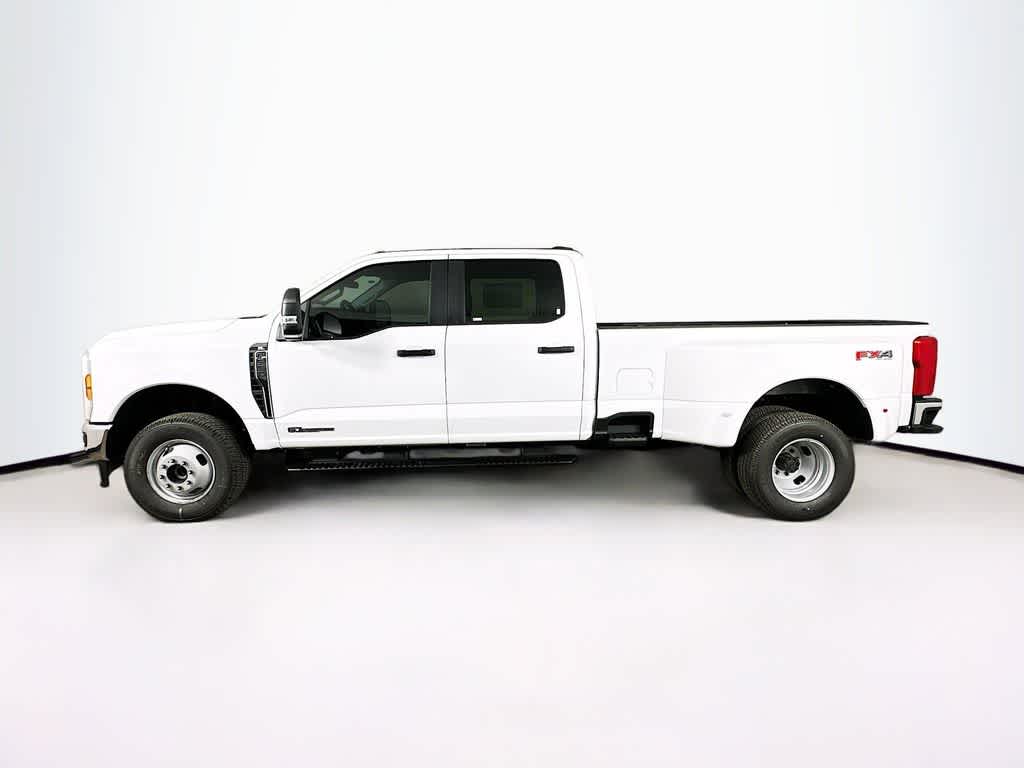 2026 Ford Super Duty F-350 DRW XL