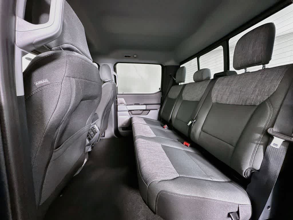 Ford Super Duty F-350 DRW Pickup XLT 2026