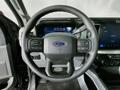 Ford Super Duty F-350 DRW Pickup XLT 2026