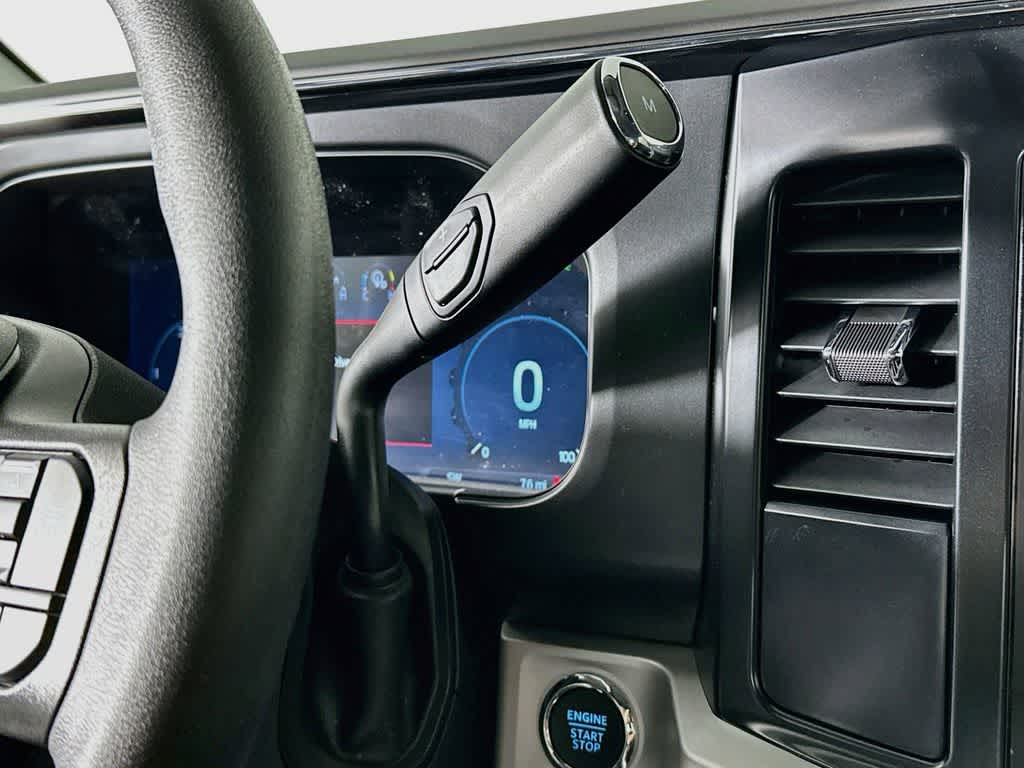 Ford Super Duty F-350 DRW Pickup XLT 2026