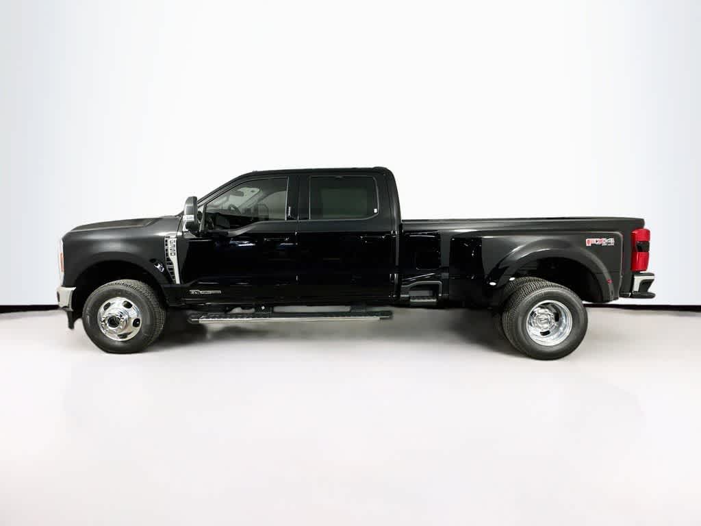 Ford Super Duty F-350 DRW Pickup XLT 2026