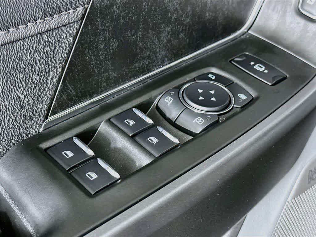 Ford Super Duty F-350 DRW Pickup XLT 2026