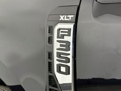 Ford Super Duty F-350 DRW Pickup XLT 2026