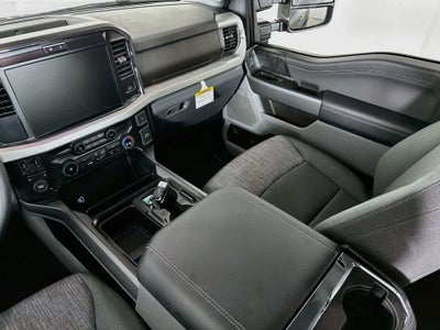 Ford Super Duty F-350 DRW Pickup XLT 2026