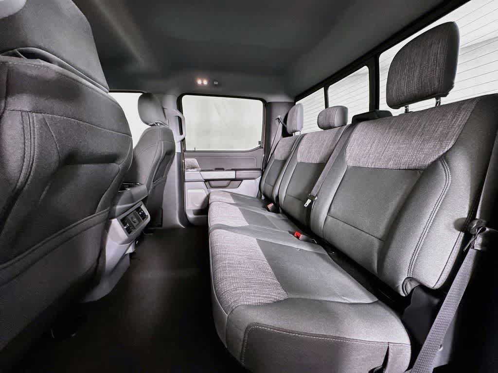 Ford Super Duty F-350 DRW Pickup XLT 2026