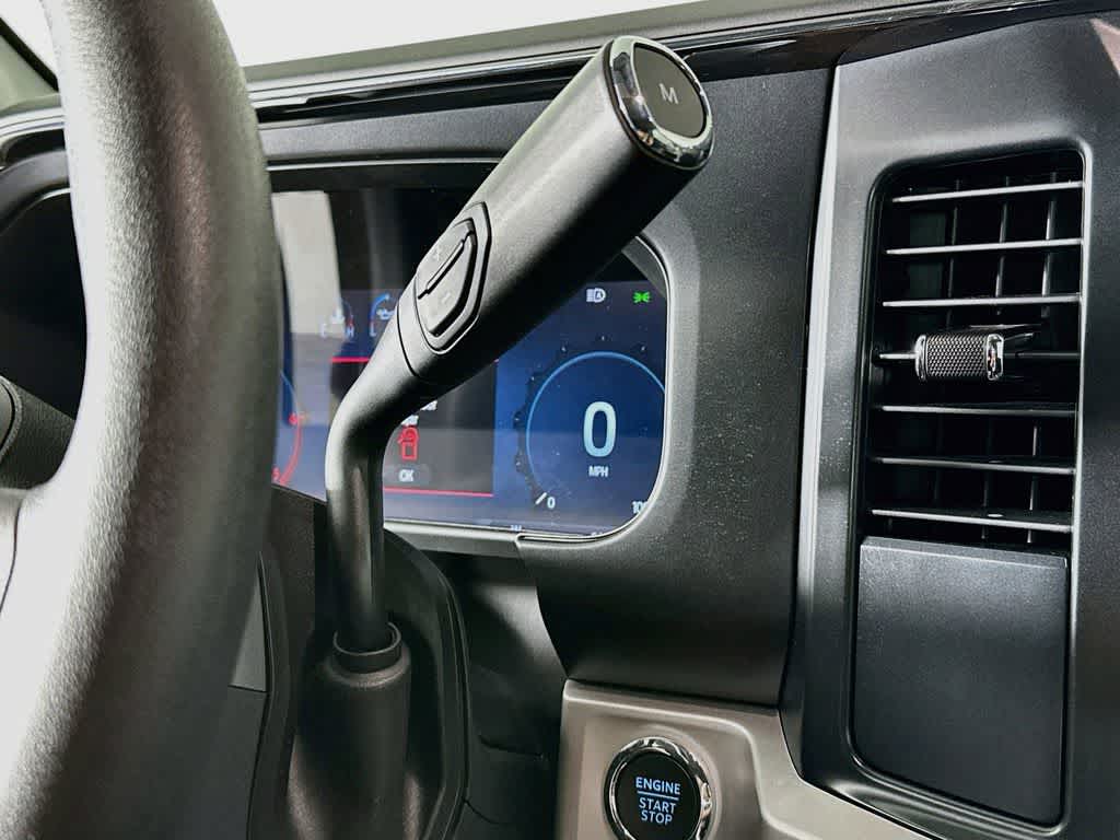 Ford Super Duty F-350 DRW Pickup XLT 2026