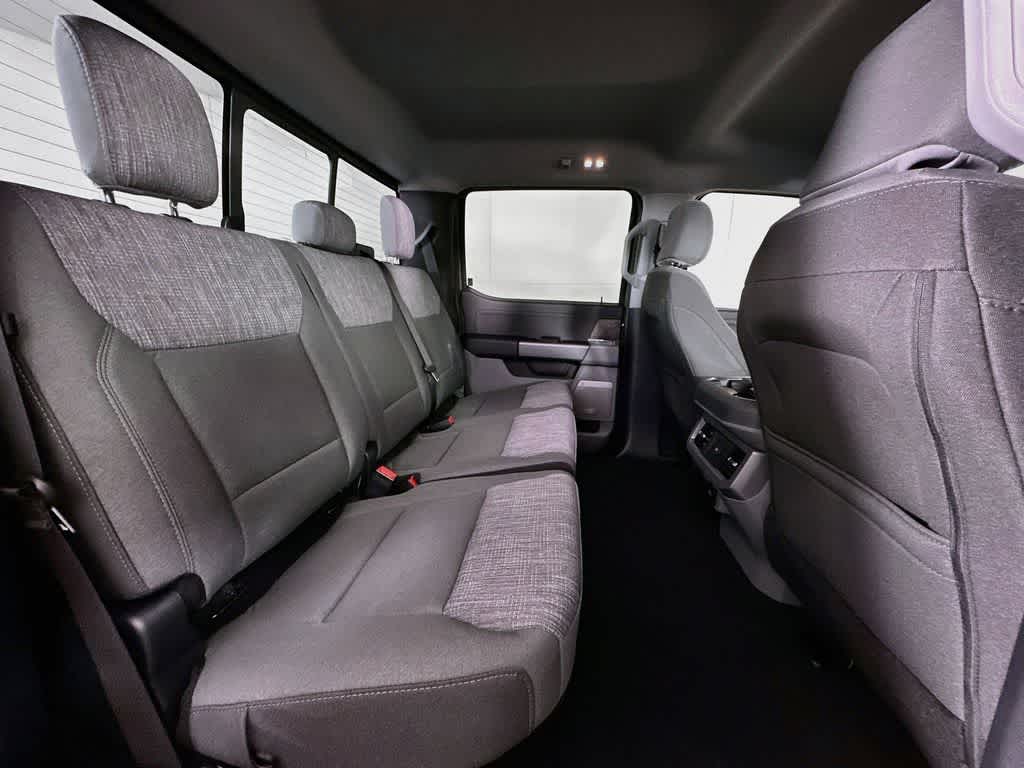 Ford Super Duty F-350 DRW Pickup XLT 2026
