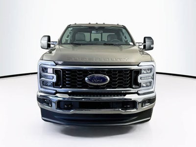 Ford Super Duty F-350 DRW Pickup XLT 2026