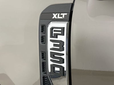 Ford Super Duty F-350 DRW Pickup XLT 2026