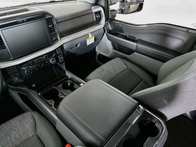 Ford Super Duty F-350 DRW Pickup XLT 2026