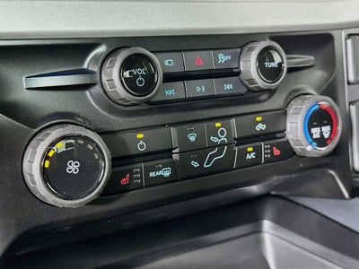 Ford Super Duty F-350 DRW Pickup XLT 2026