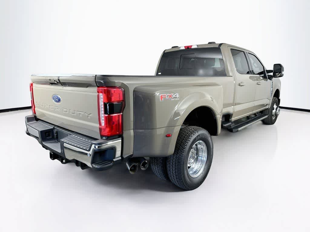 Ford Super Duty F-350 DRW Pickup XLT 2026