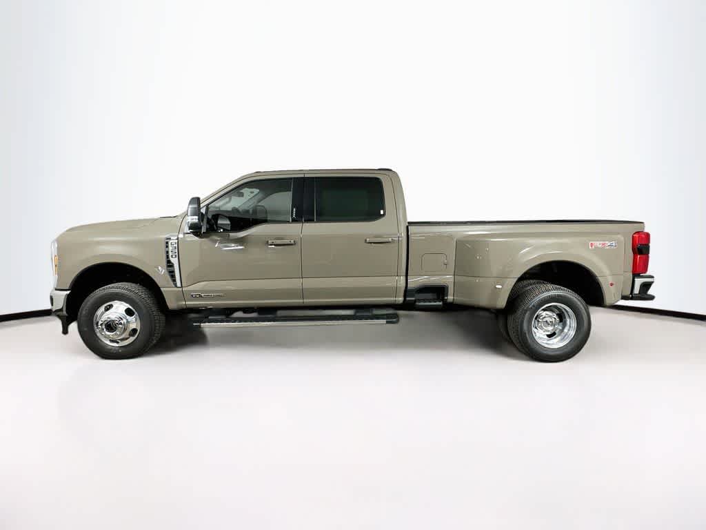 Ford Super Duty F-350 DRW Pickup XLT 2026