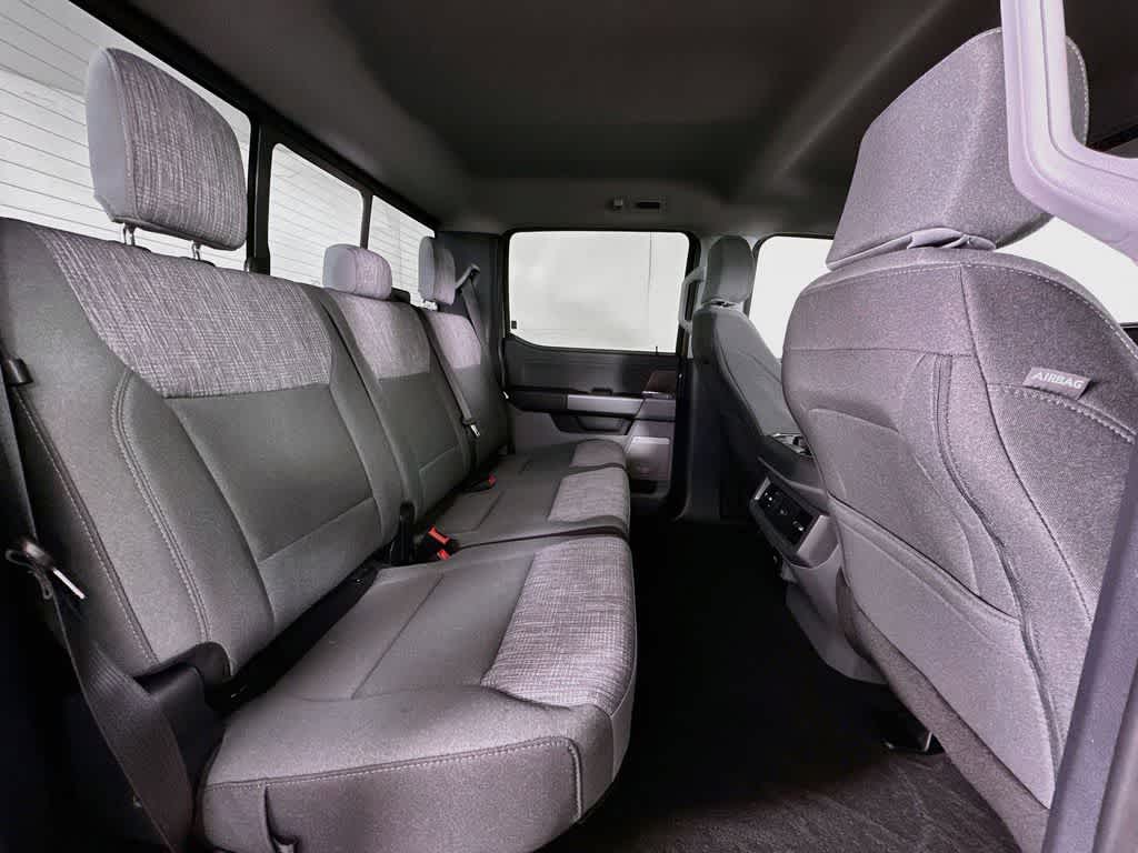 Ford Super Duty F-350 DRW Pickup XLT 2026