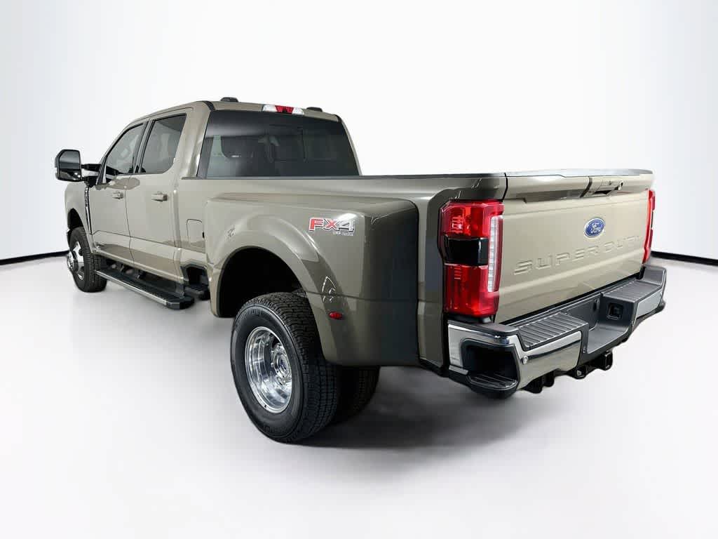 Ford Super Duty F-350 DRW Pickup XLT 2026