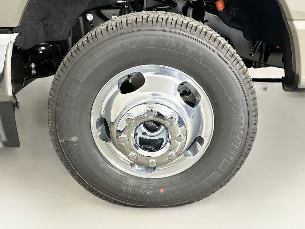 Ford Super Duty F-350 DRW Pickup XLT 2026