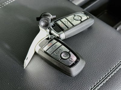 Ford Super Duty F-350 DRW Pickup XLT 2026