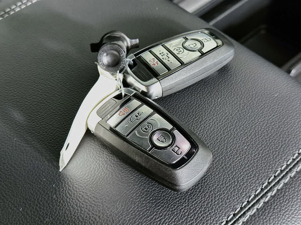 Ford Super Duty F-350 DRW Pickup XLT 2026