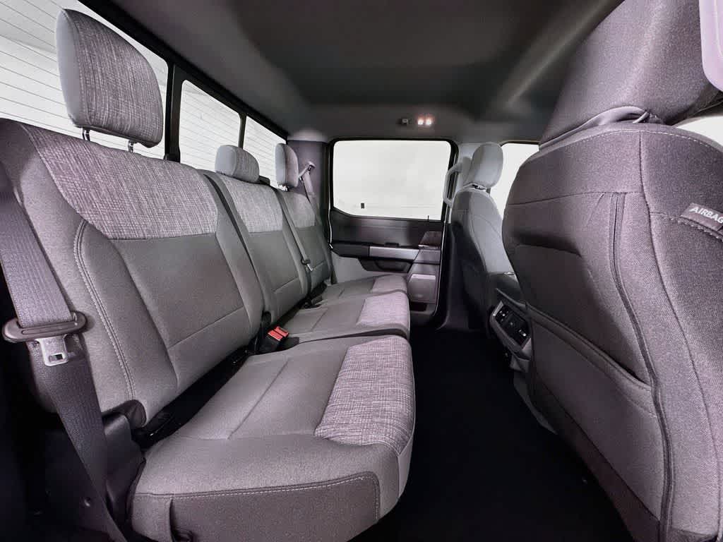 Ford Super Duty F-350 DRW Pickup XLT 2026