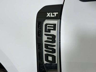 Ford Super Duty F-350 DRW Pickup XLT 2026