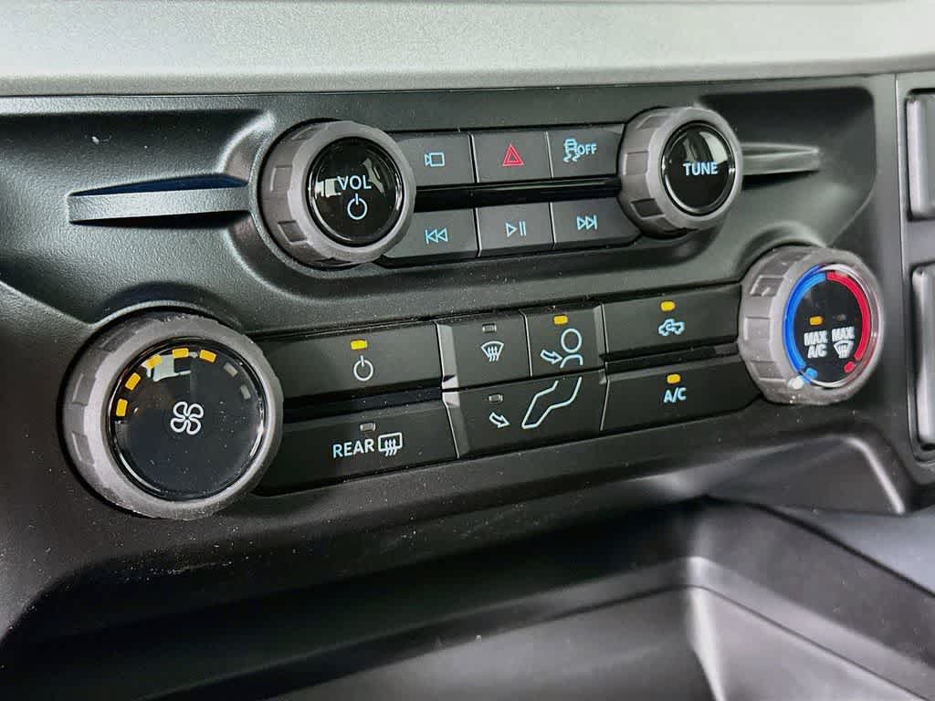 Ford Super Duty F-350 DRW Pickup XLT 2026