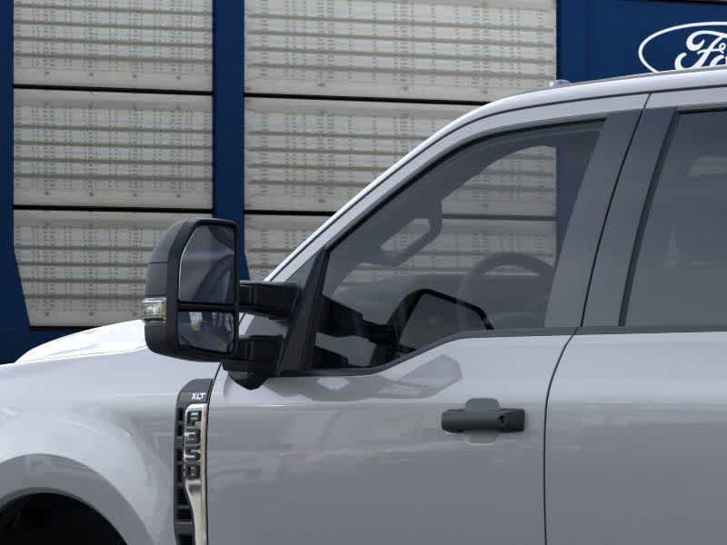 Ford Super Duty F-350 DRW Pickup XLT 2026