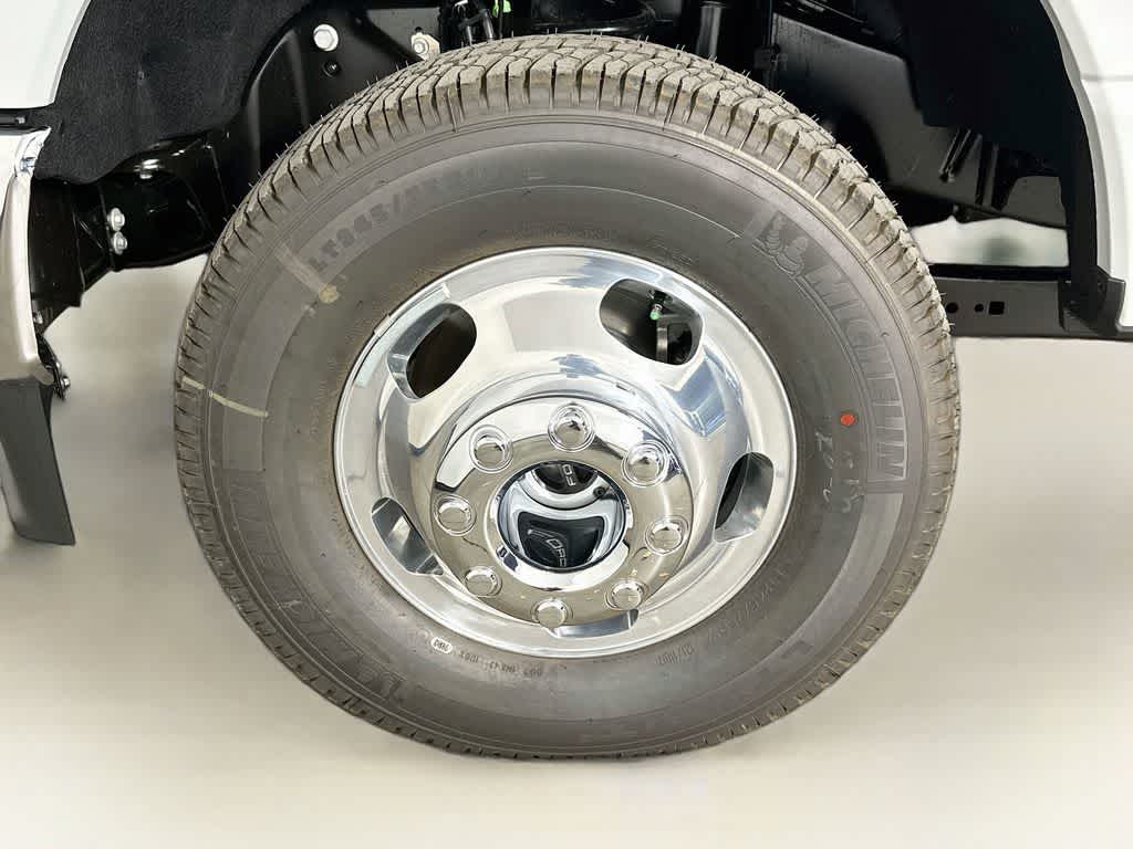 Ford Super Duty F-350 DRW Pickup XLT 2026