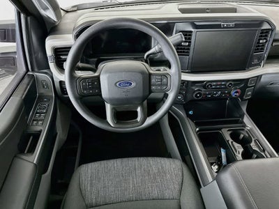 Ford Super Duty F-350 DRW Pickup XLT 2026