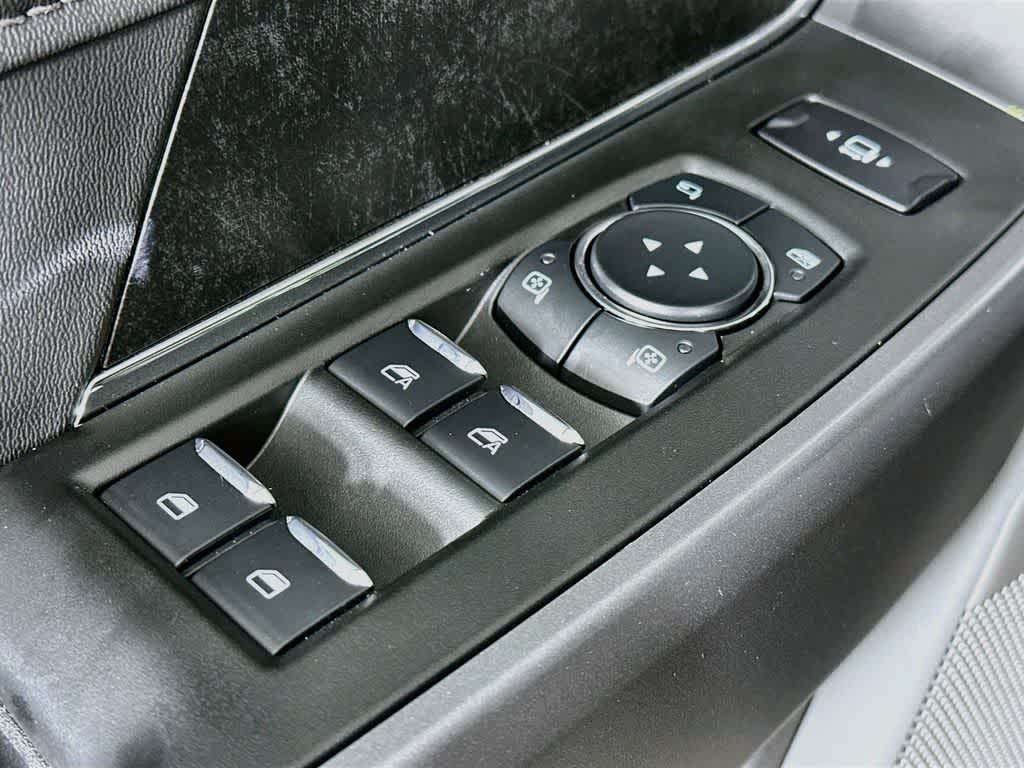 Ford Super Duty F-350 DRW Pickup XLT 2026