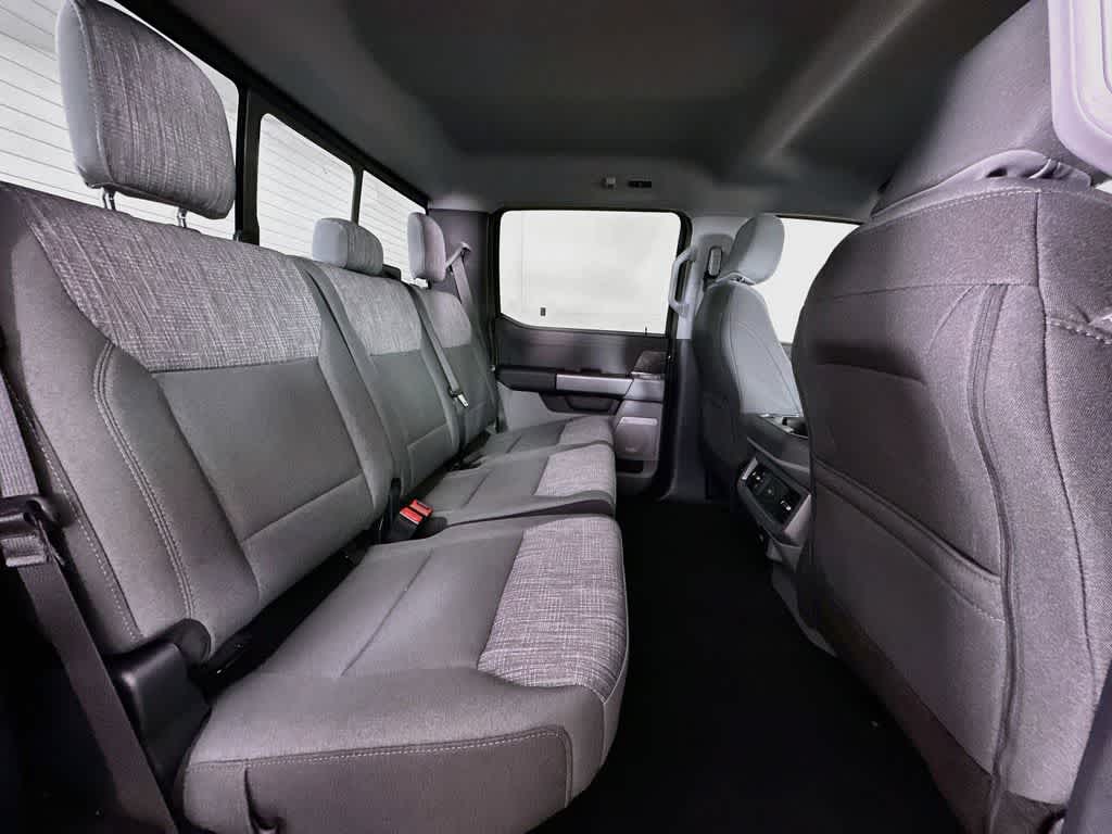 Ford Super Duty F-350 DRW Pickup XLT 2026