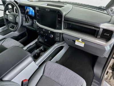 Ford Super Duty F-350 DRW Pickup XLT 2026