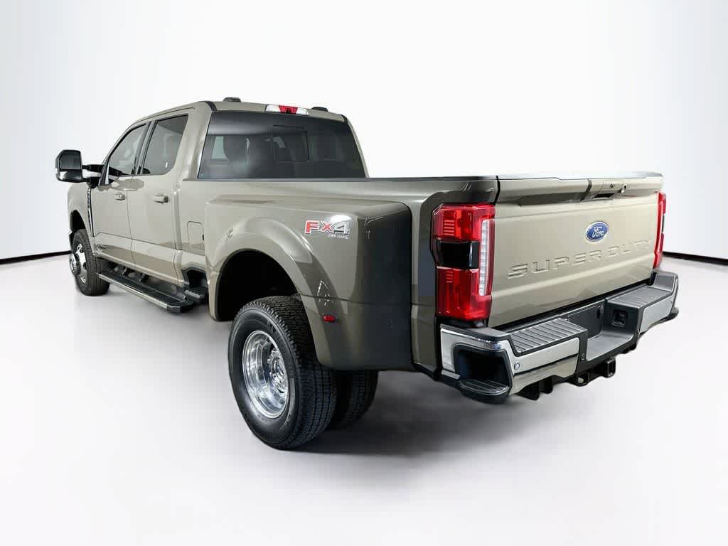 Ford Super Duty F-350 DRW Pickup XLT 2026