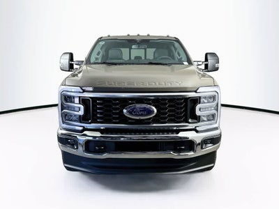 Ford Super Duty F-350 DRW Pickup XLT 2026