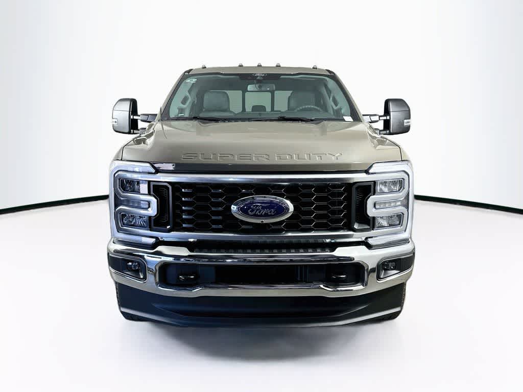Ford Super Duty F-350 DRW Pickup XLT 2026