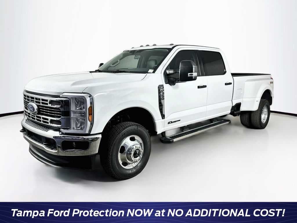 Ford Super Duty F-350 DRW Pickup XLT 2026