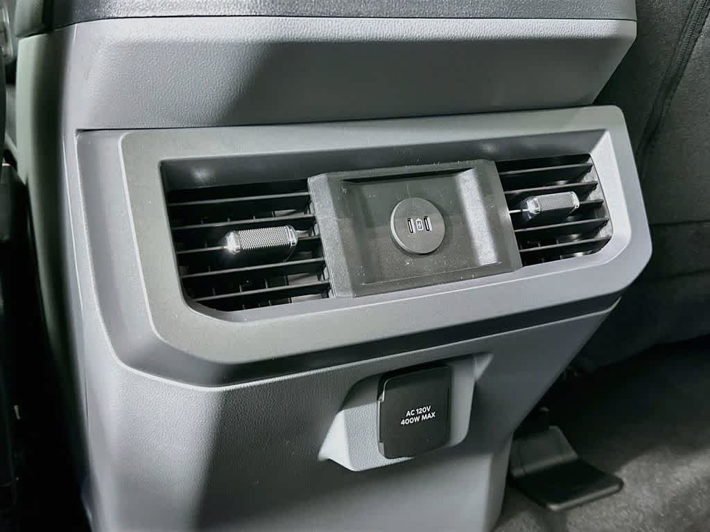 Ford Super Duty F-350 DRW Pickup XLT 2026