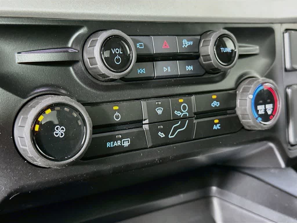 Ford Super Duty F-350 DRW Pickup XLT 2026