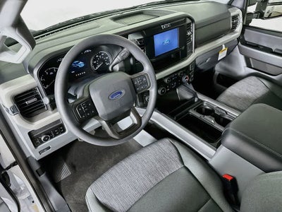 Ford Super Duty F-350 DRW Pickup XLT 2026