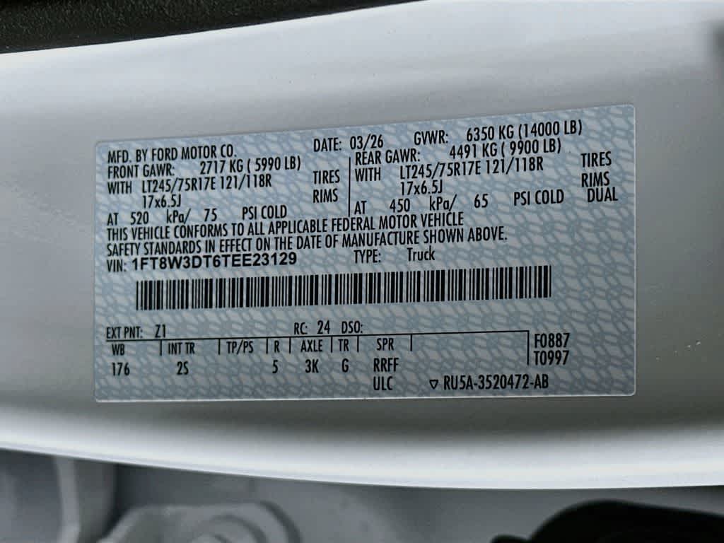 Ford Super Duty F-350 DRW Pickup XLT 2026