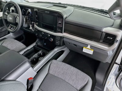 Ford Super Duty F-350 DRW Pickup XLT 2026