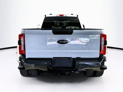 Ford Super Duty F-350 DRW Pickup XLT 2026