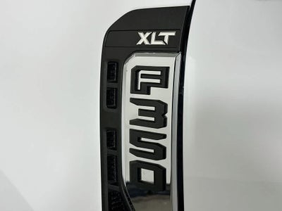 Ford Super Duty F-350 DRW Pickup XLT 2026