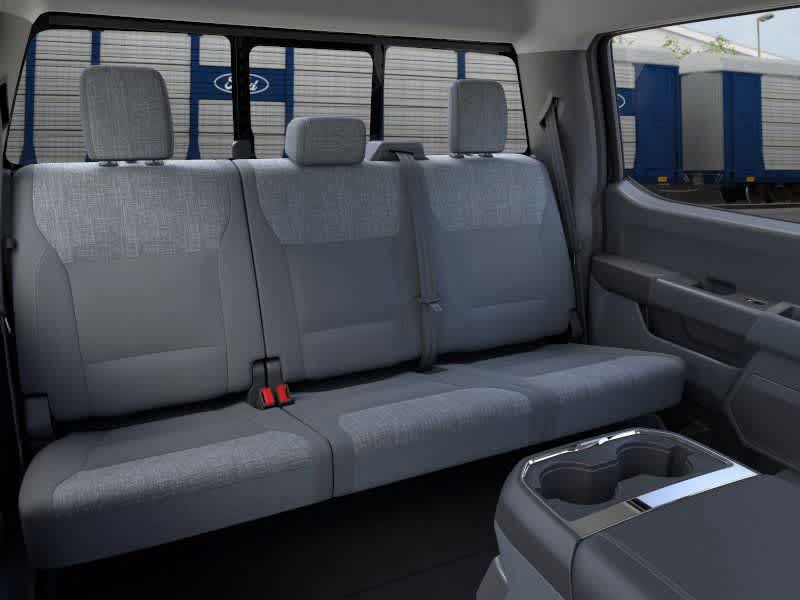 Ford Super Duty F-350 DRW Pickup XLT 2026